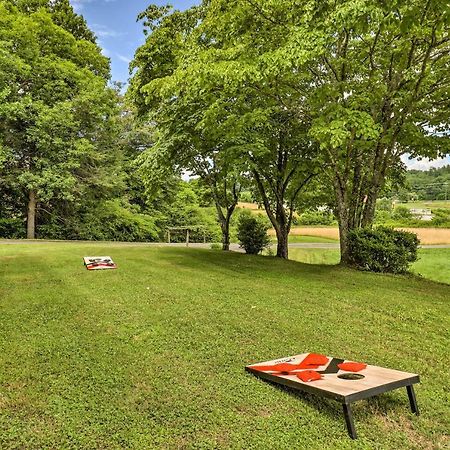 Charming Mills River Home With Porch And Yard! Extérieur photo