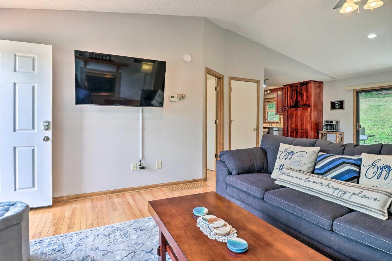 Charming Mills River Home With Porch And Yard! Extérieur photo